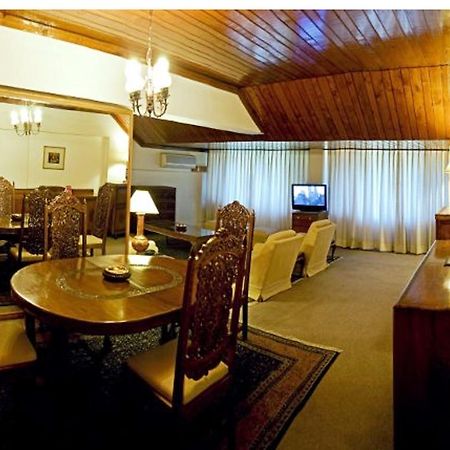 Hotel Broadway Srīnagar Dış mekan fotoğraf