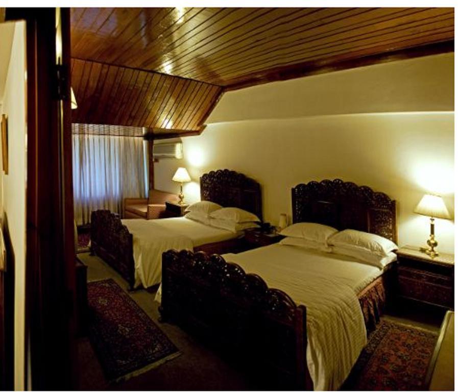 Hotel Broadway Srīnagar Dış mekan fotoğraf