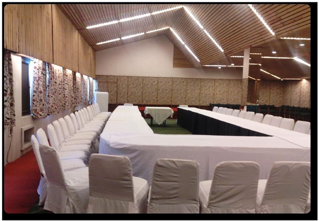 Hotel Broadway Srīnagar Dış mekan fotoğraf